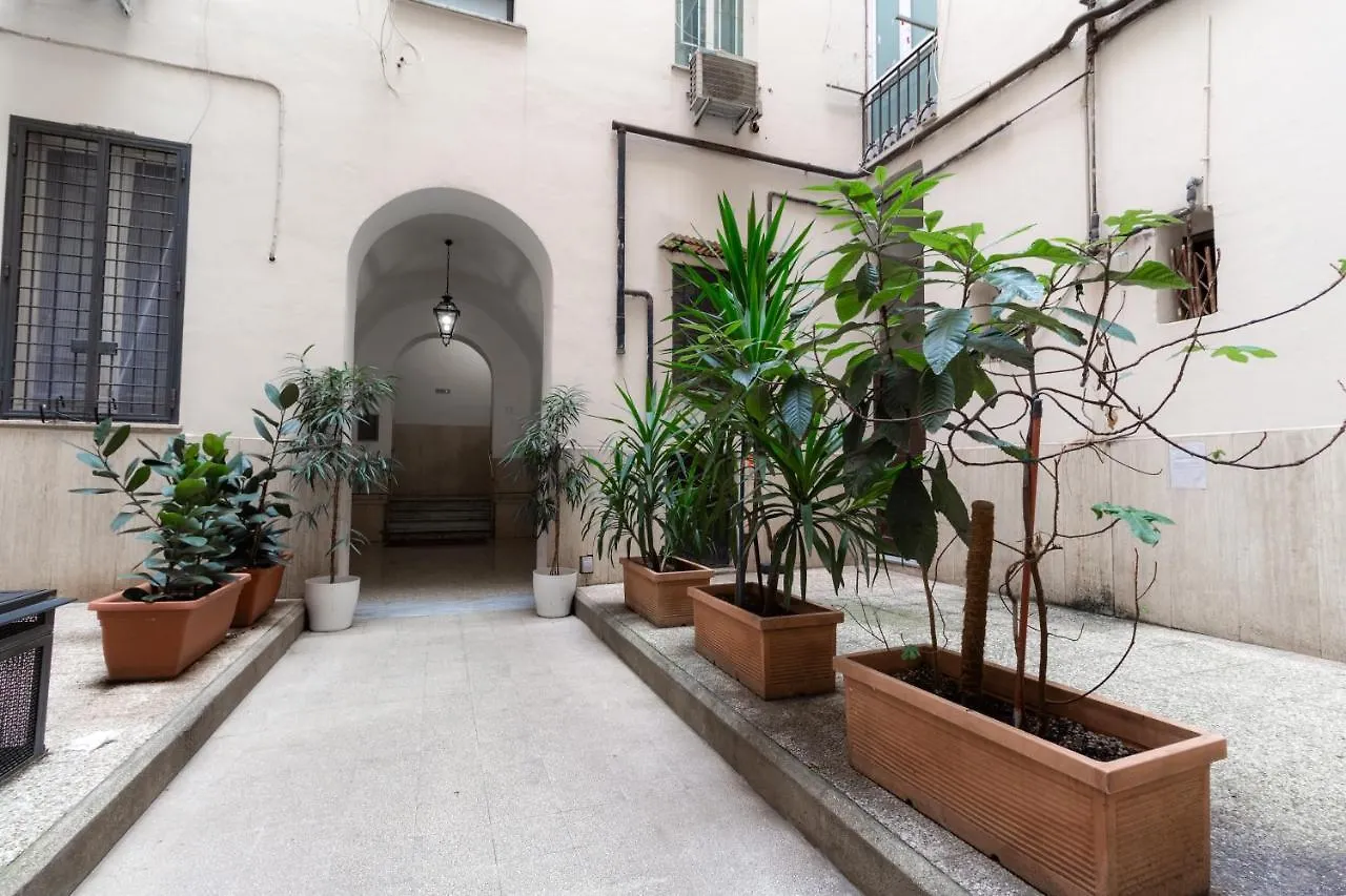 Trastevere Four Seasons Manara Rome Apartment